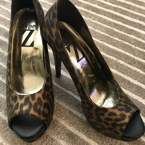 Type Z Shayla Animal/Leopard Open Toe Platform - Picture 1 of 8